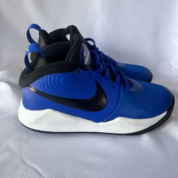 Nike Team Hustle D9 Royal Blue Sneakers - Picture 7 of 11